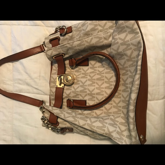Michael kors authentic purse - Picture 7 of 8